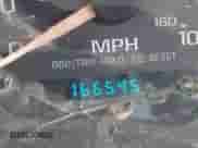 2002 Chevrolet Blazer LS z VIN 1GNDT13W22K228255, wystawiony jako IAAI lot #42923627 z przebiegiem 166 545 mil mil oraz . Historia ofert i sprzedaży dostępna na DreamBid. Obrazek 14.