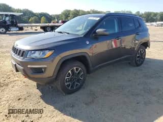 2019 Jeep Compass Trailhawk с VIN 3C4NJDDB2KT713400, выставлен на аукционе Copart как лот 84782185 с пробегом 63 337 миль миль и Списание • Salvage title. История ставок и продаж доступна на DreamBid. Изображение 1.
