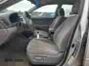 2004 Toyota Camry LE z VIN 4T1BE32K24U816888, wystawiony jako Copart lot #70691535 z przebiegiem 194 215 mil mil oraz Szkoda całkowita • Salvage title. Historia ofert i sprzedaży dostępna na DreamBid. Obrazek 7.