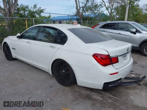 2013 BMW 7 Series 740i с VIN WBAYA6C52DD143862, выставлен на аукционе IAAI как лот 41859183 с пробегом 133 666 миль миль и . История ставок и продаж доступна на DreamBid. Изображение 3.