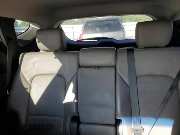 2017 Hyundai Santa Fe 2.4L с VIN 5NMZUDLB2HH002442, выставлен на аукционе Copart как лот 70480155 с пробегом 90 121 миль миль и Списание • Salvage title. История ставок и продаж доступна на DreamBid. Изображение 10.