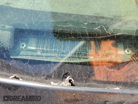 1997 Chevrolet Silverado 3500 с VIN 1GBJK34R1VF054943, выставлен на аукционе Copart как лот 68689614 с пробегом 67 852 миль миль и Списание • Salvage title. История ставок и продаж доступна на DreamBid. Изображение 14.