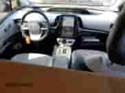 2018 Toyota Prius Plus z VIN JTDKARFP7J3086633, wystawiony jako Copart lot #82094685 z przebiegiem 275 692 mil mil oraz Szkoda całkowita • Salvage title. Historia ofert i sprzedaży dostępna na DreamBid. Obrazek 8.