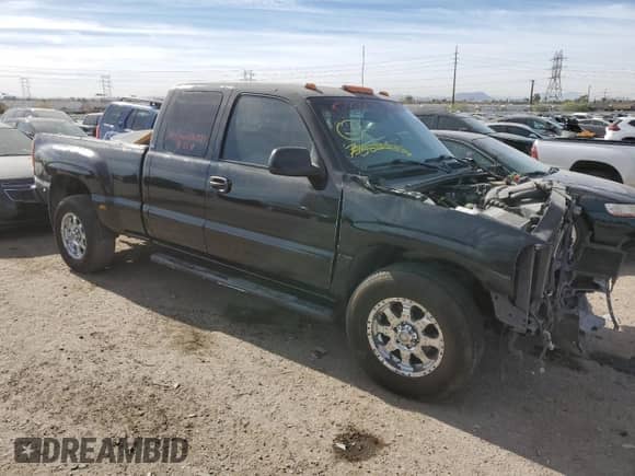 2002 GMC Sierra 1500 Denali z VIN 2GTFK69U521173050, wystawiony jako Copart lot #84276954 z przebiegiem Nie podano mil oraz Szkoda całkowita • Salvage title. Historia ofert i sprzedaży dostępna na DreamBid. Obrazek 4.