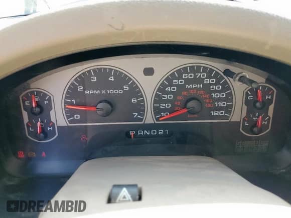 2008 Ford F-150 XL с VIN 1FTRW14W58FB28219, выставлен на аукционе Copart как лот 81858255 с пробегом 291 433 миль миль и Списание • Salvage title. История ставок и продаж доступна на DreamBid. Изображение 9.