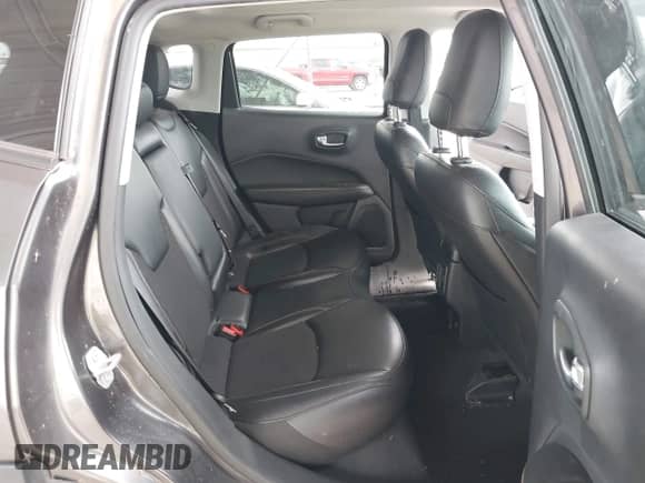 2020 Jeep Compass Latitude z VIN 3C4NJCBB4LT258791, wystawiony jako IAAI lot #42699336 z przebiegiem 36 583 mil mil oraz . Historia ofert i sprzedaży dostępna na DreamBid. Obrazek 8.