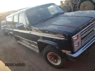 1988 Chevrolet Suburban с VIN 1GBEV16K7JF127952, выставлен на аукционе Copart как лот 76145144 с пробегом 942 545 миль миль и Чистый • Clean title. История ставок и продаж доступна на DreamBid. Изображение 4.