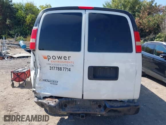 2013 Chevrolet Express Cargo z VIN 1GCWGGBA6D1164616, wystawiony jako IAAI lot #43212841 z przebiegiem 298 070 mil mil oraz . Historia ofert i sprzedaży dostępna na DreamBid. Obrazek 16.