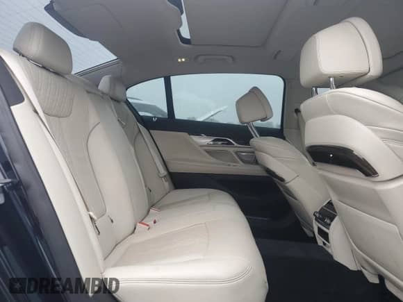 2019 BMW 7 Series 750i xDrive с VIN WBA7F2C50KB239245, выставлен на аукционе Copart как лот 69149555 с пробегом 39 006 миль миль и Списание • Salvage title. История ставок и продаж доступна на DreamBid. Изображение 10.