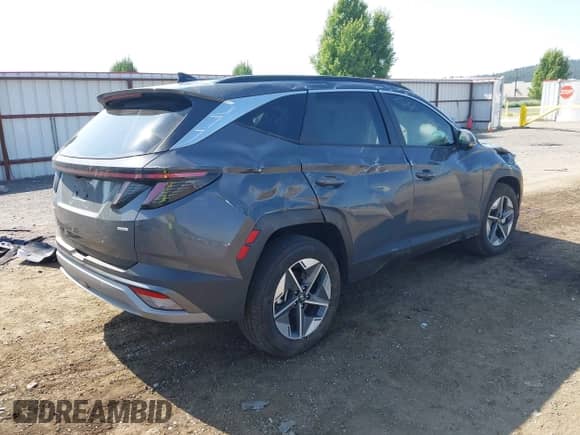 2025 Hyundai Tucson SEL Convenience with VIN 5NMJCCDE9SH451496, listed as a IAAI auction lot 42531433 with 5,547 mi miles and . Bid and sale history available at DreamBid. Image 4.