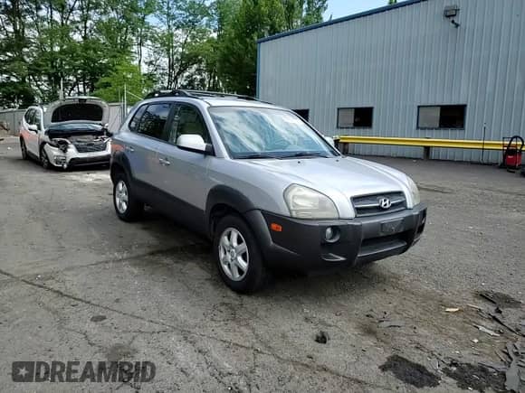 2005 Hyundai Tucson GLS с VIN KM8JN12D15U130408, выставлен на аукционе Copart как лот 59990775 с пробегом 242 555 миль миль и Списание • Salvage title. История ставок и продаж доступна на DreamBid. Изображение 14.