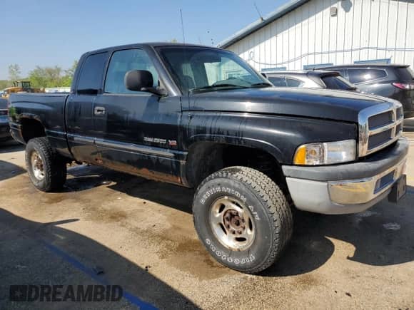 2001 Dodge 2500 with VIN 1B7KF23W71J542954, listed as a Copart auction lot 55684025 with 172,811 mi miles and Salvage title. Bid and sale history available at DreamBid. Image 4.