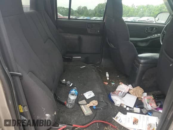 2004 Chevrolet S-10 LS z VIN 1GCDT13X64K143889, wystawiony jako Copart lot #59937835 z przebiegiem 142 274 mil mil oraz Szkoda całkowita • Salvage title. Historia ofert i sprzedaży dostępna na DreamBid. Obrazek 10.