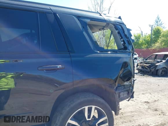 2019 Chevrolet Tahoe Premier с VIN 1GNSCCKJ9KR107125, выставлен на аукционе IAAI как лот 42216986 с пробегом 232 500 миль миль и . История ставок и продаж доступна на DreamBid. Изображение 6.