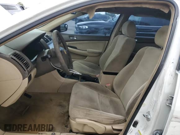 2007 Honda Accord VP с VIN 1HGCM55137A177504, выставлен на аукционе Copart как лот 82393495 с пробегом 261 201 миль миль и Списание • Salvage title. История ставок и продаж доступна на DreamBid. Изображение 7.