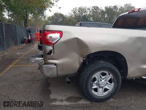 2009 Toyota Tundra с VIN 5TFRU54119X018765, выставлен на аукционе IAAI как лот 43506737 с пробегом 175 897 миль миль и . История ставок и продаж доступна на DreamBid. Изображение 6.