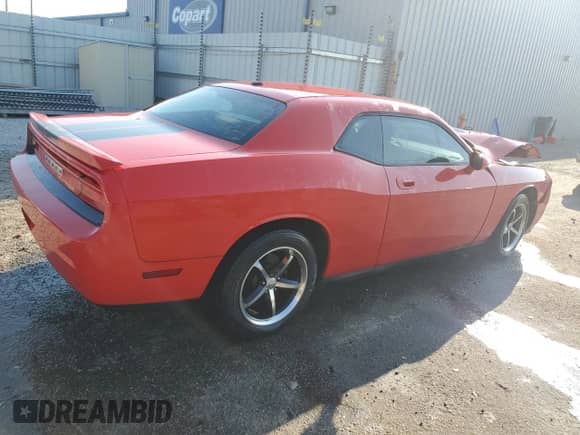 2010 Dodge Challenger SE с VIN 2B3CJ4DV8AH322147, выставлен на аукционе Copart как лот 71320855 с пробегом 120 508 миль миль и Списание • Salvage title. История ставок и продаж доступна на DreamBid. Изображение 3.