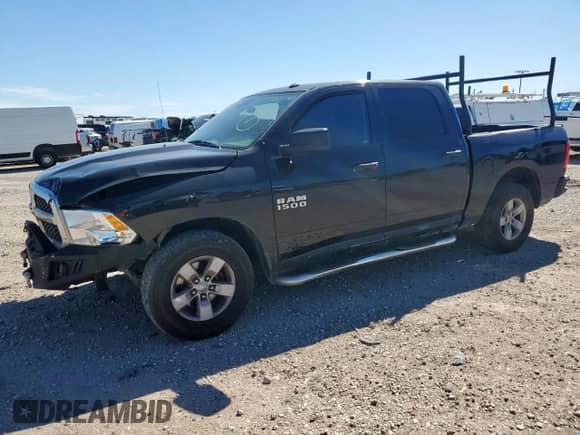 2018 Ram 1500 Tradesman z VIN 3C6RR6KG2JG225504, wystawiony jako Copart lot #56739575 z przebiegiem 137 272 mil mil oraz Szkoda całkowita • Salvage title. Historia ofert i sprzedaży dostępna na DreamBid. Obrazek 1.