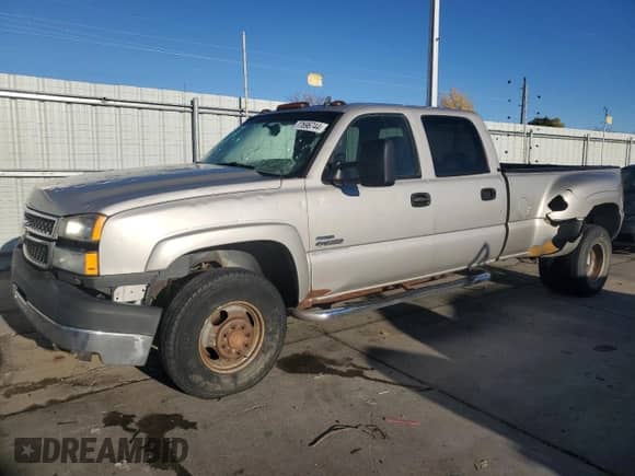 2006 Chevrolet Silverado 3500 DRW LT3 with VIN 1GCJK33D86F266693, listed as a Copart auction lot 77696744 with 283,790 mi miles and Clean title. Bid and sale history available at DreamBid. Image 1.
