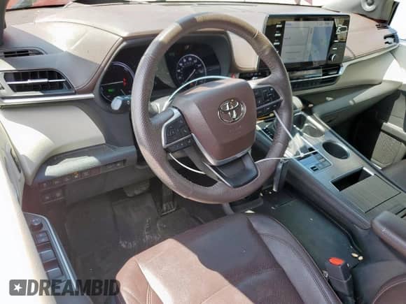 2022 Toyota Sienna Platinum с VIN 5TDERKEC8NS122894, выставлен на аукционе Copart как лот 58448855 с пробегом 83 527 миль миль и Списание • Salvage title. История ставок и продаж доступна на DreamBid. Изображение 8.