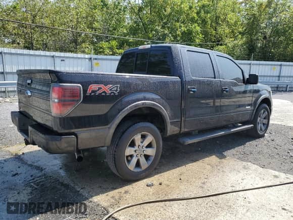 2013 Ford F-150 XL z VIN 1FTFW1ET1DFA95561, wystawiony jako Copart lot #80079035 z przebiegiem 128 937 mil mil oraz Czysty tytuł • Clean title. Historia ofert i sprzedaży dostępna na DreamBid. Obrazek 3.