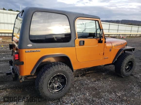 1987 Jeep Wrangler with VIN 2BCHL81J9HB505756, listed as a Copart auction lot 85477164 with 123,962 mi miles and Clean title. Bid and sale history available at DreamBid. Image 3.