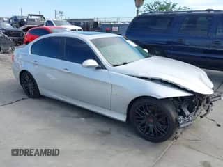 2006 BMW 3 Series 330i с VIN WBAVB33556PS17372, выставлен на аукционе IAAI как лот 43279063 с пробегом Не указан миль и . История ставок и продаж доступна на DreamBid. Изображение 1.