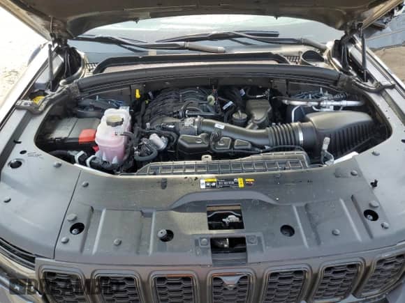 2025 Jeep Grand Cherokee Limited with VIN 1C4RJKBG4S8680354, listed as a Copart auction lot 60434405 with 3,196 mi miles and Salvage title. Bid and sale history available at DreamBid. Image 12.
