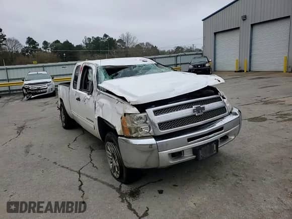 2013 Chevrolet Silverado 1500 LT z VIN 1GCRKSEA1DZ150862, wystawiony jako Copart lot #42798505 z przebiegiem 220 841 mil mil oraz Szkoda całkowita • Salvage title. Historia ofert i sprzedaży dostępna na DreamBid. Obrazek 11.
