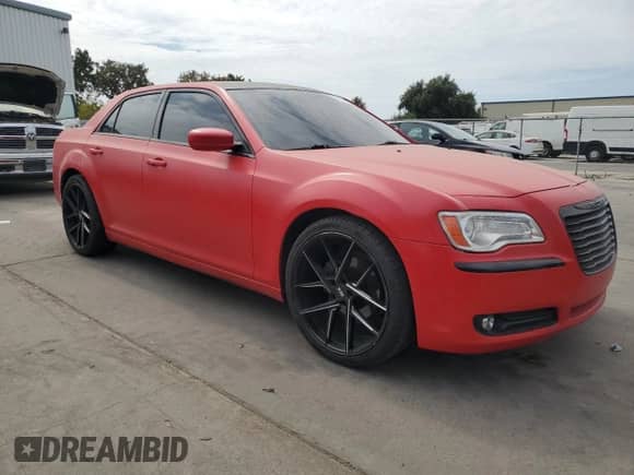 2013 Chrysler 300 с VIN 2C3CCAAG6DH588207, выставлен на аукционе Copart как лот 81346255 с пробегом 116 782 миль миль и Чистый • Clean title. История ставок и продаж доступна на DreamBid. Изображение 4.