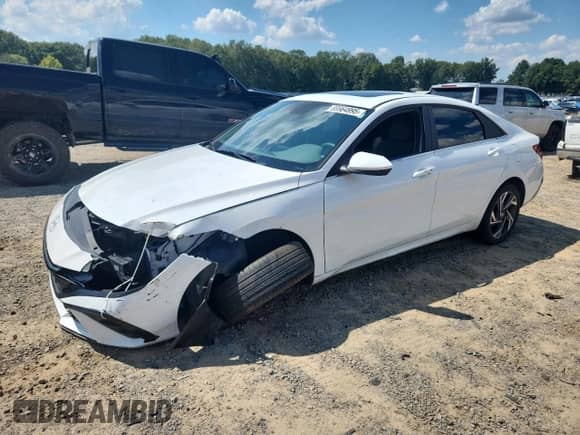 2024 Hyundai Elantra SEL z VIN KMHLS4DG7RU700606, wystawiony jako Copart lot #69964995 z przebiegiem 29 256 mil mil oraz Szkoda całkowita • Salvage title. Historia ofert i sprzedaży dostępna na DreamBid. Obrazek 1.