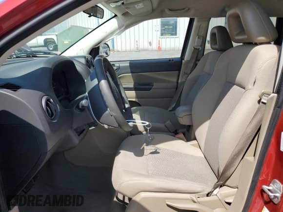 2009 Jeep Compass Sport с VIN 1J4FT47B69D139968, выставлен на аукционе Copart как лот 51445845 с пробегом 132 594 миль миль и На запчасти • Non repairable. История ставок и продаж доступна на DreamBid. Изображение 7.