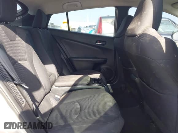 2018 Toyota Prius Plus z VIN JTDKARFP7J3099284, wystawiony jako IAAI lot #42920662 z przebiegiem 51 694 mil mil oraz . Historia ofert i sprzedaży dostępna na DreamBid. Obrazek 8.