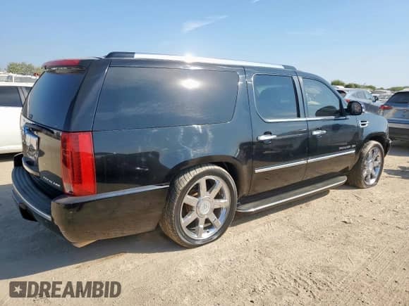 2011 Cadillac Escalade ESV Luxury с VIN 1GYS3HEF7BR132743, выставлен на аукционе Copart как лот 85785535 с пробегом 162 712 миль миль и Чистый • Clean title. История ставок и продаж доступна на DreamBid. Изображение 3.