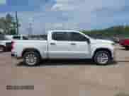 2021 Chevrolet Silverado 1500 Custom z VIN 1GCPWBEH5MZ170766, wystawiony jako IAAI lot #41917467 z przebiegiem 136 084 mil mil oraz . Historia ofert i sprzedaży dostępna na DreamBid. Obrazek 13.