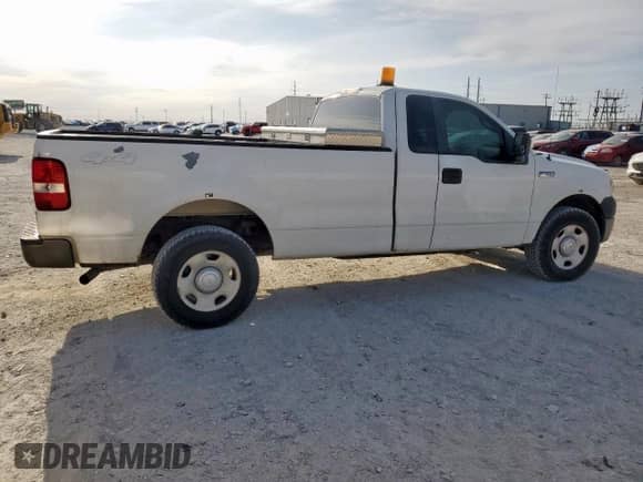 2008 Ford F-150 XL with VIN 1FTRF14W58KE32917, listed as a Copart auction lot 50548765 with 227,525 mi miles and Clean title. Bid and sale history available at DreamBid. Image 3.