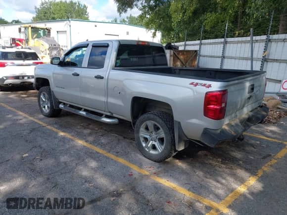 2018 Chevrolet Silverado 1500 Custom with VIN 1GCVKPEHXJZ206642, listed as a IAAI auction lot 43071756 with 196,134 mi miles and . Bid and sale history available at DreamBid. Image 3.