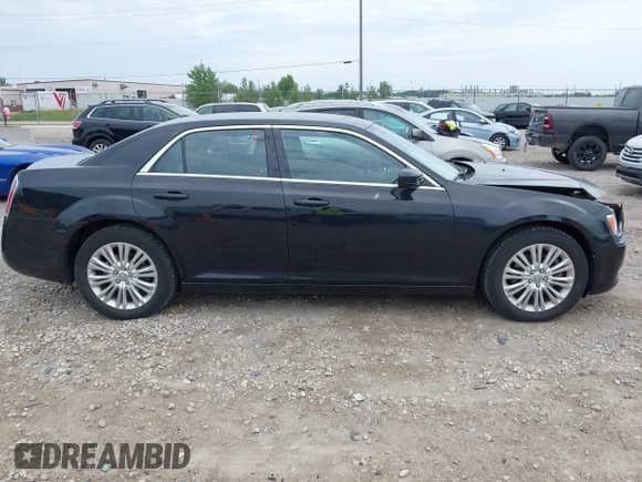 2014 Chrysler 300 с VIN 2C3CCARG4EH217892, выставлен на аукционе IAAI как лот 42788576 с пробегом 111 383 миль миль и . История ставок и продаж доступна на DreamBid. Изображение 14.
