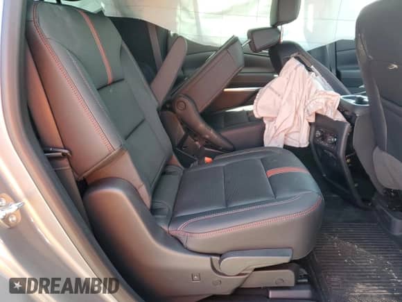 2025 Chevrolet Traverse AWD RS с VIN 1GNEVLRS4SJ190077, выставлен на аукционе Copart как лот 57635055 с пробегом 2 677 миль миль и Списание • Salvage title. История ставок и продаж доступна на DreamBid. Изображение 11.