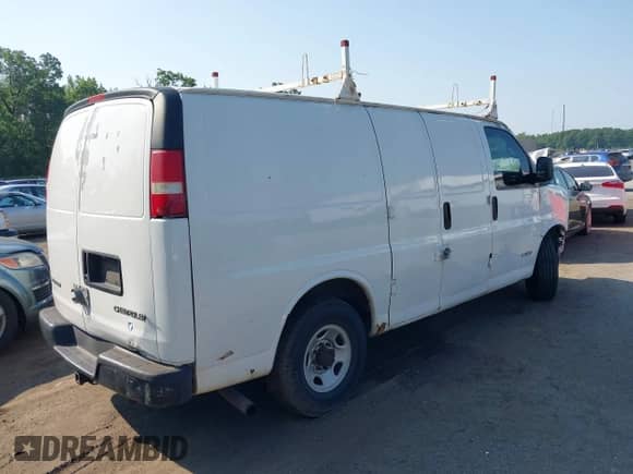 2004 Chevrolet Express Cargo с VIN 1GCHG35U241143060, выставлен на аукционе IAAI как лот 42633763 с пробегом 247 380 миль миль и . История ставок и продаж доступна на DreamBid. Изображение 4.
