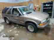 2002 Chevrolet Blazer LS с VIN 1GNCS18WX2K222338, выставлен на аукционе Copart как лот 84624964 с пробегом 164 717 миль миль и Чистый • Clean title. История ставок и продаж доступна на DreamBid. Изображение 4.