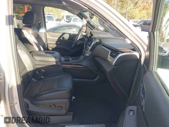 2019 Chevrolet Suburban LT с VIN 1GNSKHKC4KR289284, выставлен на аукционе IAAI как лот 43527937 с пробегом 175 691 миль миль и . История ставок и продаж доступна на DreamBid. Изображение 5.