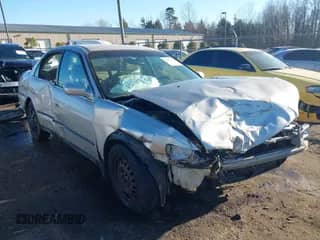 1998 Honda Accord LX z VIN 1HGCG1642WA070628, wystawiony jako IAAI lot #41457636 z przebiegiem 260 036 mil mil oraz . Historia ofert i sprzedaży dostępna na DreamBid. Obrazek 1.