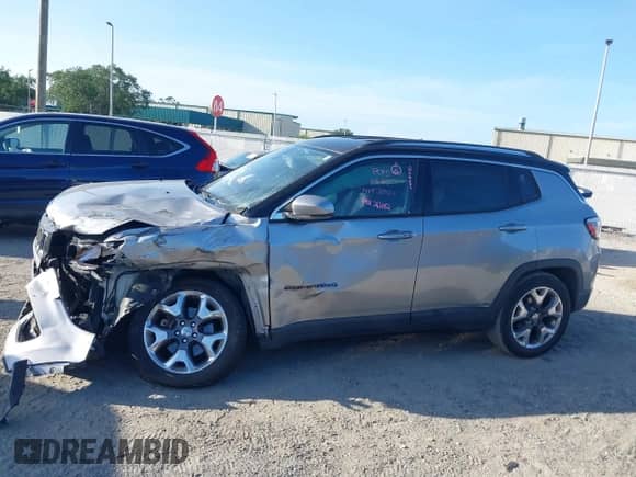 2018 Jeep Compass Limited with VIN 3C4NJCCB8JT212182, listed as a IAAI auction lot 42470763 with 109,425 mi miles and . Bid and sale history available at DreamBid. Image 14.