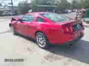 2010 Ford Mustang GT z VIN 1ZVBP8CH3A5117058, wystawiony jako IAAI lot #43386093 z przebiegiem 64 958 mil mil oraz . Historia ofert i sprzedaży dostępna na DreamBid. Obrazek 3.