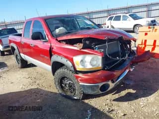 2006 Dodge 1500 SLT z VIN 1D7HU18226J210806, wystawiony jako IAAI lot #41241070 z przebiegiem 202 457 mil mil oraz . Historia ofert i sprzedaży dostępna na DreamBid. Obrazek 1.