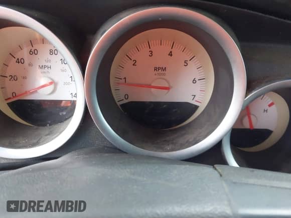 2005 Dodge Magnum SE с VIN 2D4FV48V25H129284, выставлен на аукционе IAAI как лот 41248876 с пробегом Не указан миль и . История ставок и продаж доступна на DreamBid. Изображение 7.