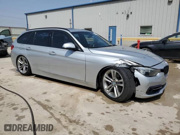 2016 BMW 3 Series 328i xDrive z VIN WBA8G5C57GK442594, wystawiony jako Copart lot #65760744 z przebiegiem 97 612 mil mil oraz Czysty tytuł • Clean title. Historia ofert i sprzedaży dostępna na DreamBid. Obrazek 4.