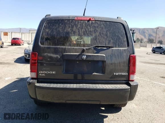 2011 Dodge Nitro Heat with VIN 1D4PU4GX4BW543979, listed as a Copart auction lot 81152475 with 180,895 mi miles and Salvage title. Bid and sale history available at DreamBid. Image 6.