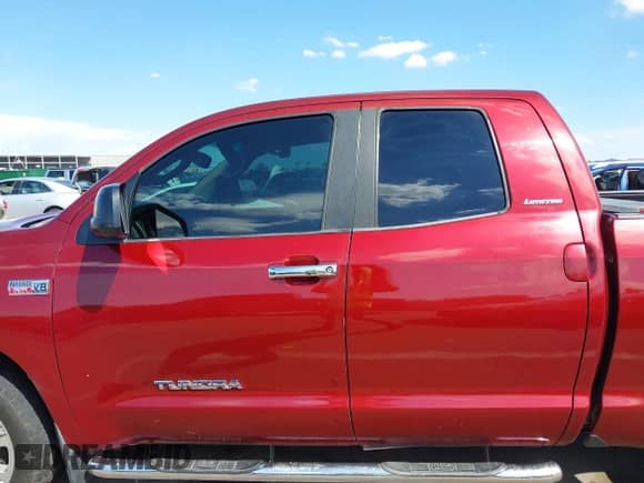 2007 Toyota Tundra Limited z VIN 5TBRV58197S451785, wystawiony jako IAAI lot #43276958 z przebiegiem 346 094 mil mil oraz . Historia ofert i sprzedaży dostępna na DreamBid. Obrazek 14.